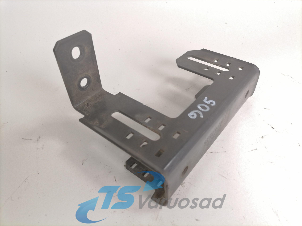 Scania Bracket 1747536 - Frame/ Chassis for Truck: picture 1 Scania Bracket 1747536 - Frame/ Chassis for Truck: picture 1