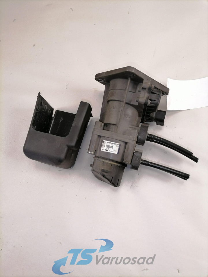 Scania Brake pressure control 1942899 - Brake valve for Truck: picture 1 Scania Brake pressure control 1942899 - Brake valve for Truck: picture 1