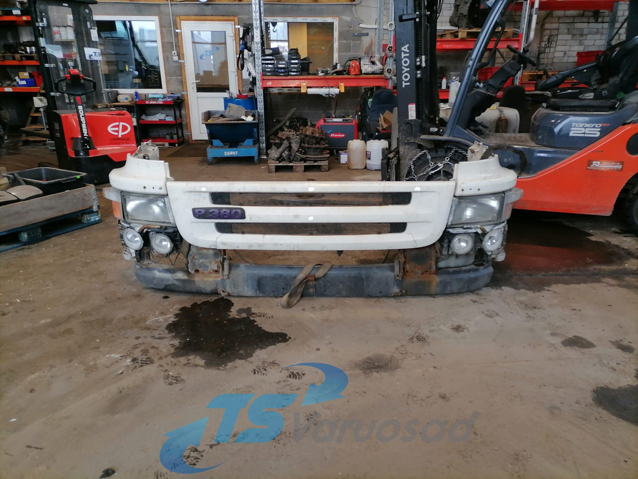 Scania Bumper 1422843 - Bumper for Truck: picture 1 Scania Bumper 1422843 - Bumper for Truck: picture 1