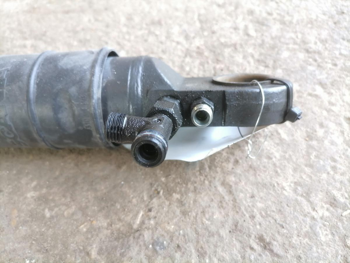 Scania Cab tilting cylinder 2567559 - Cab suspension for Truck: picture 3 Scania Cab tilting cylinder 2567559 - Cab suspension for Truck: picture 3