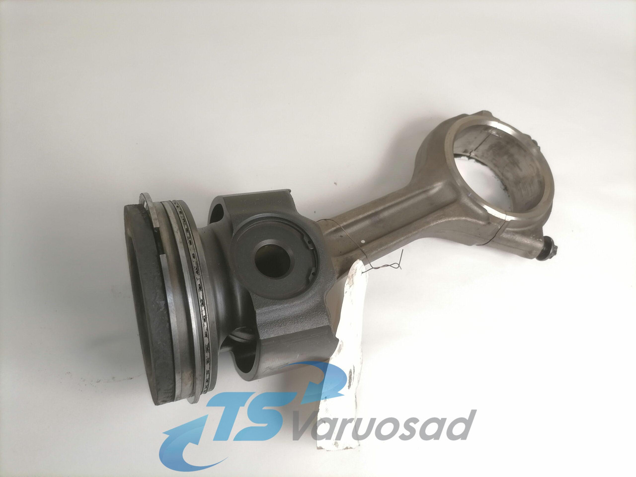 Scania Connecting rod + piston 1789726 - Piston/ Ring/ Bushing for Truck: picture 1 Scania Connecting rod + piston 1789726 - Piston/ Ring/ Bushing for Truck: picture 1