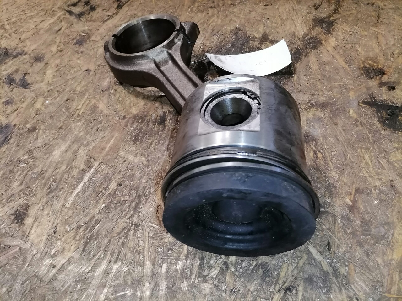 Scania Connecting rod + piston 1798596 - Piston/ Ring/ Bushing for Truck: picture 5 Scania Connecting rod + piston 1798596 - Piston/ Ring/ Bushing for Truck: picture 5