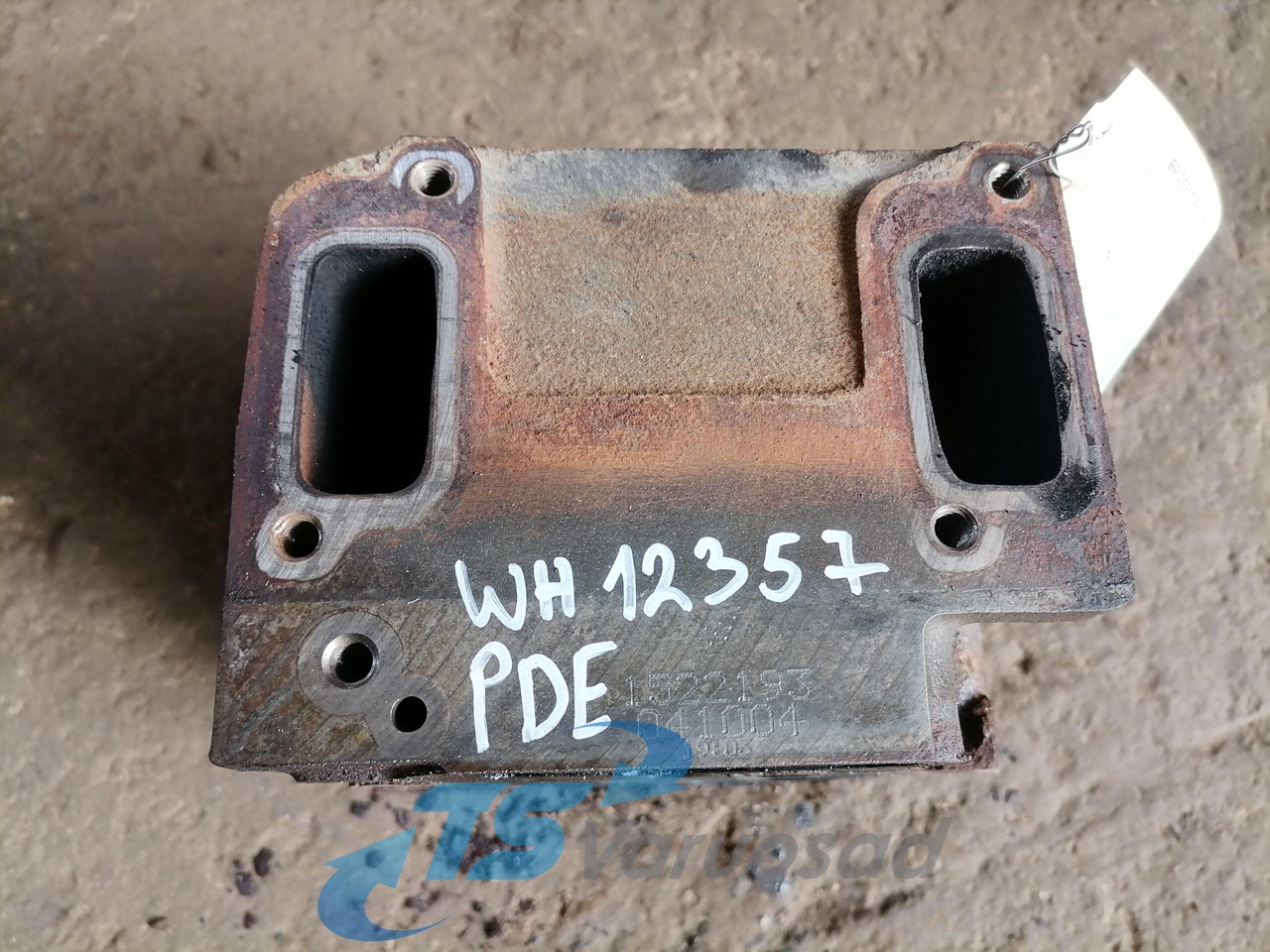 Scania Cylinder head 1522193 - Cylinder head for Truck: picture 3 Scania Cylinder head 1522193 - Cylinder head for Truck: picture 3