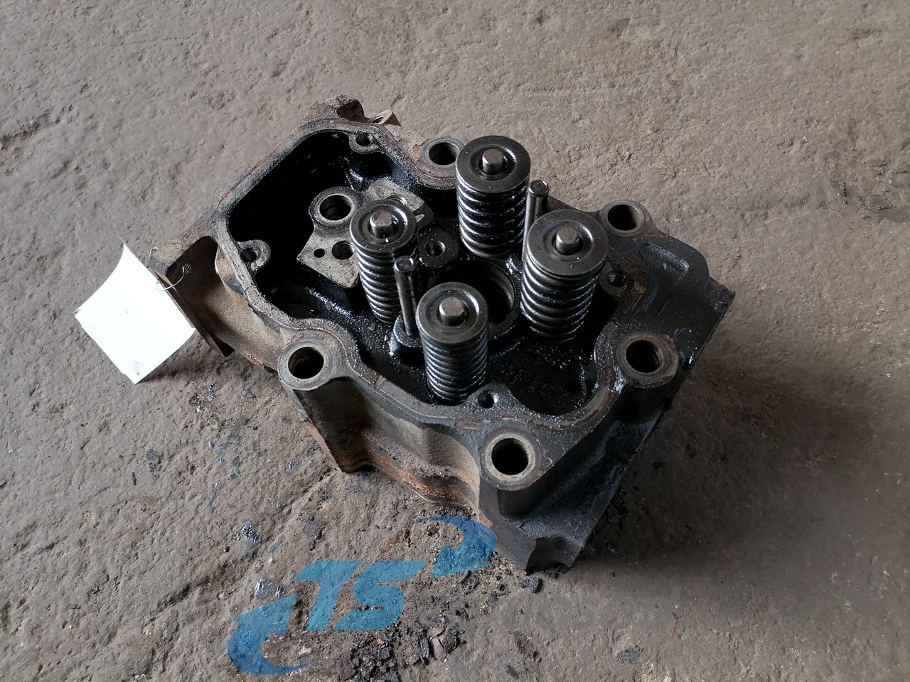 Scania Cylinder head 1522193 - Cylinder head for Truck: picture 1 Scania Cylinder head 1522193 - Cylinder head for Truck: picture 1