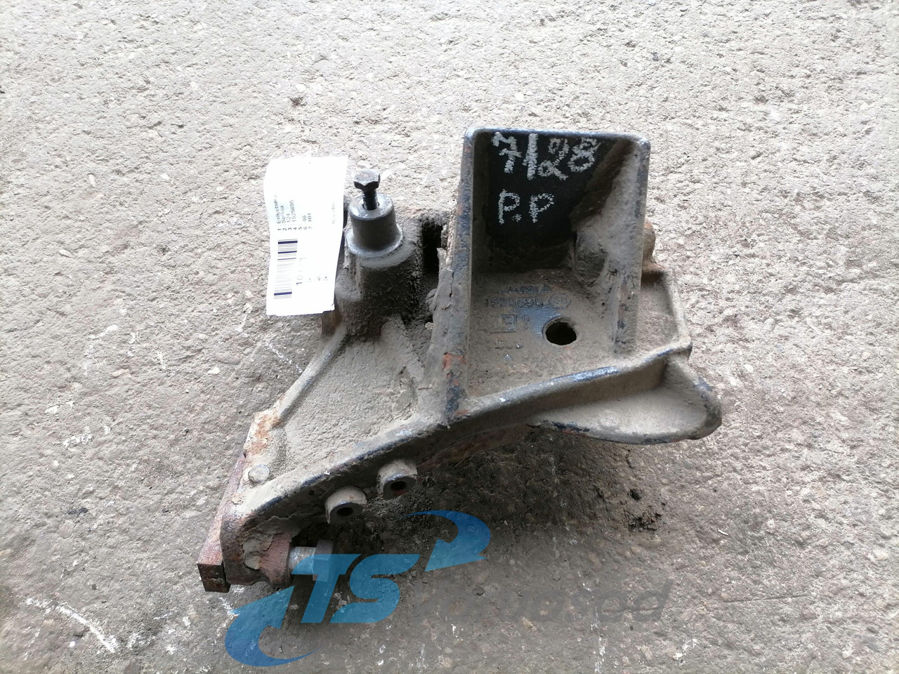 Scania Front bumper carrier 1525695 - Bumper for Truck: picture 1 Scania Front bumper carrier 1525695 - Bumper for Truck: picture 1