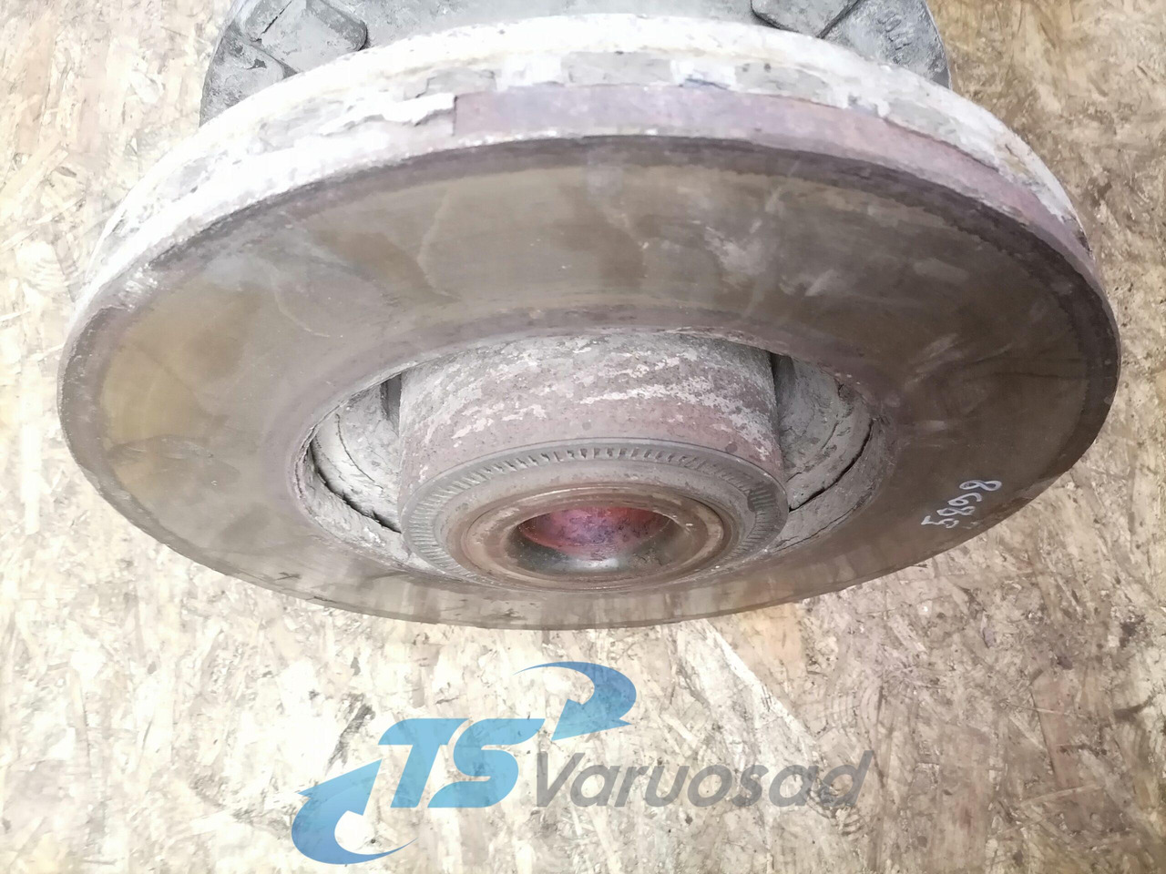 Scania Front hub 1724406 - Wheel hub for Truck: picture 3 Scania Front hub 1724406 - Wheel hub for Truck: picture 3