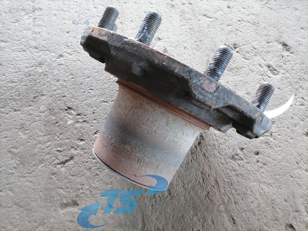 Scania Front hub 1724406 - Wheel hub for Truck: picture 2 Scania Front hub 1724406 - Wheel hub for Truck: picture 2