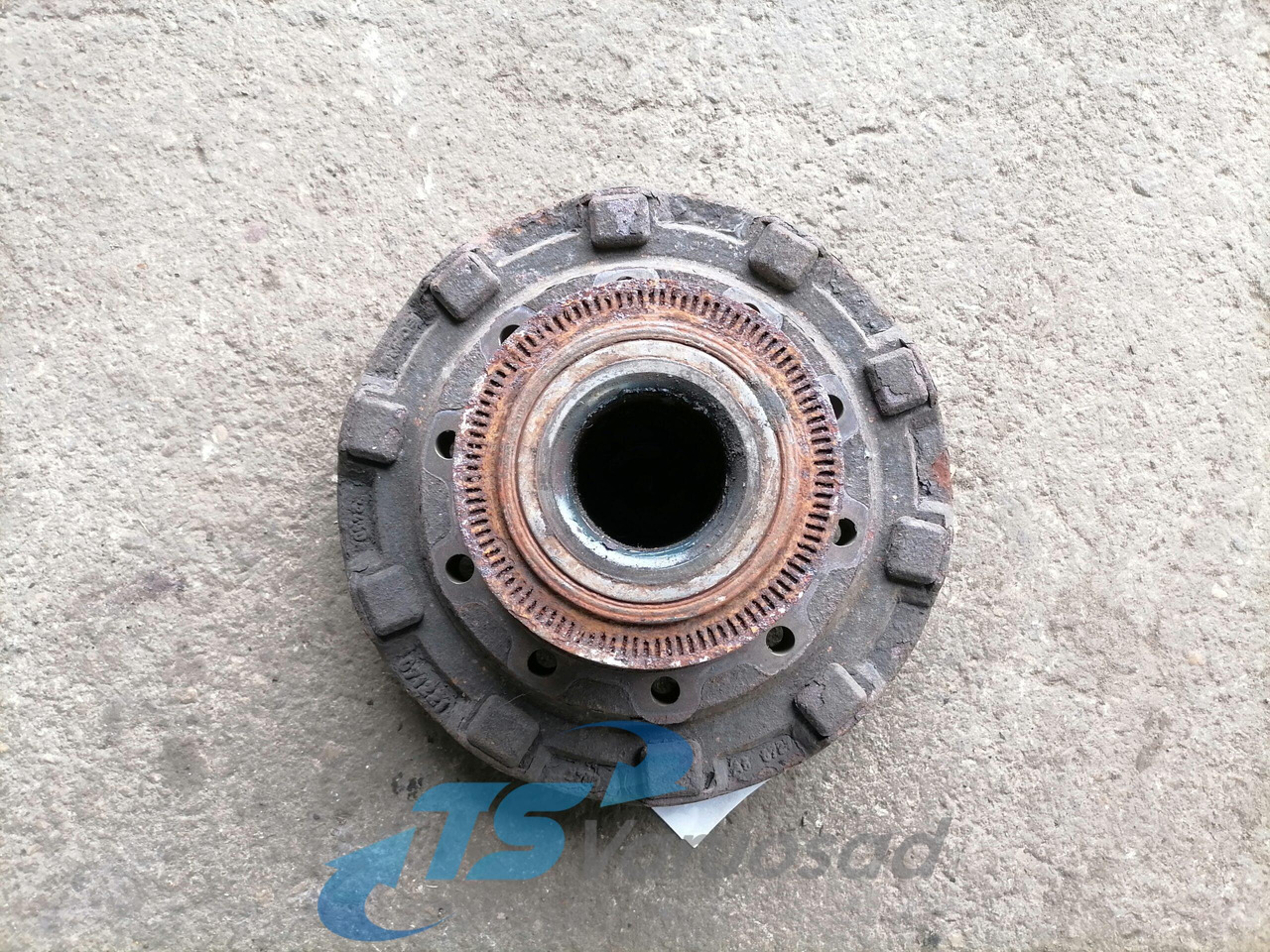 Scania Front hub 1724406 - Wheel hub for Truck: picture 2 Scania Front hub 1724406 - Wheel hub for Truck: picture 2