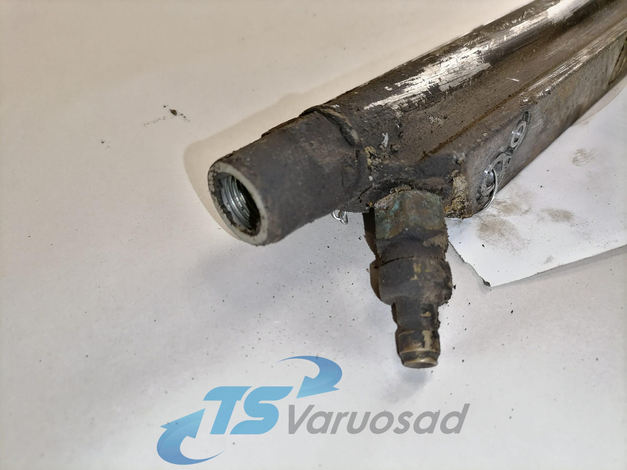 Scania Fuel rail, PDE 1518986 - Fuel system for Truck: picture 2 Scania Fuel rail, PDE 1518986 - Fuel system for Truck: picture 2