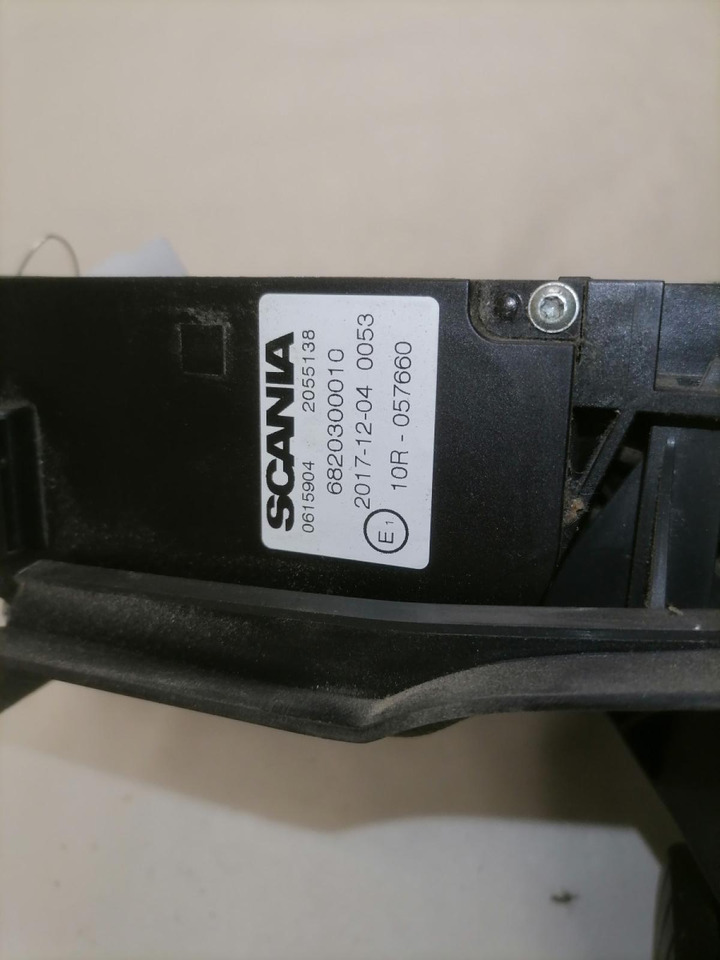 Scania Gaasipedaal 2055138 - Fuel system for Truck: picture 3 Scania Gaasipedaal 2055138 - Fuel system for Truck: picture 3