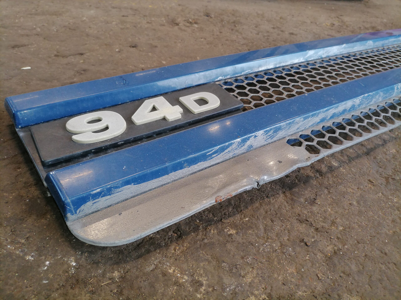 Scania Grille panel 1306989 - Grill for Truck: picture 3 Scania Grille panel 1306989 - Grill for Truck: picture 3