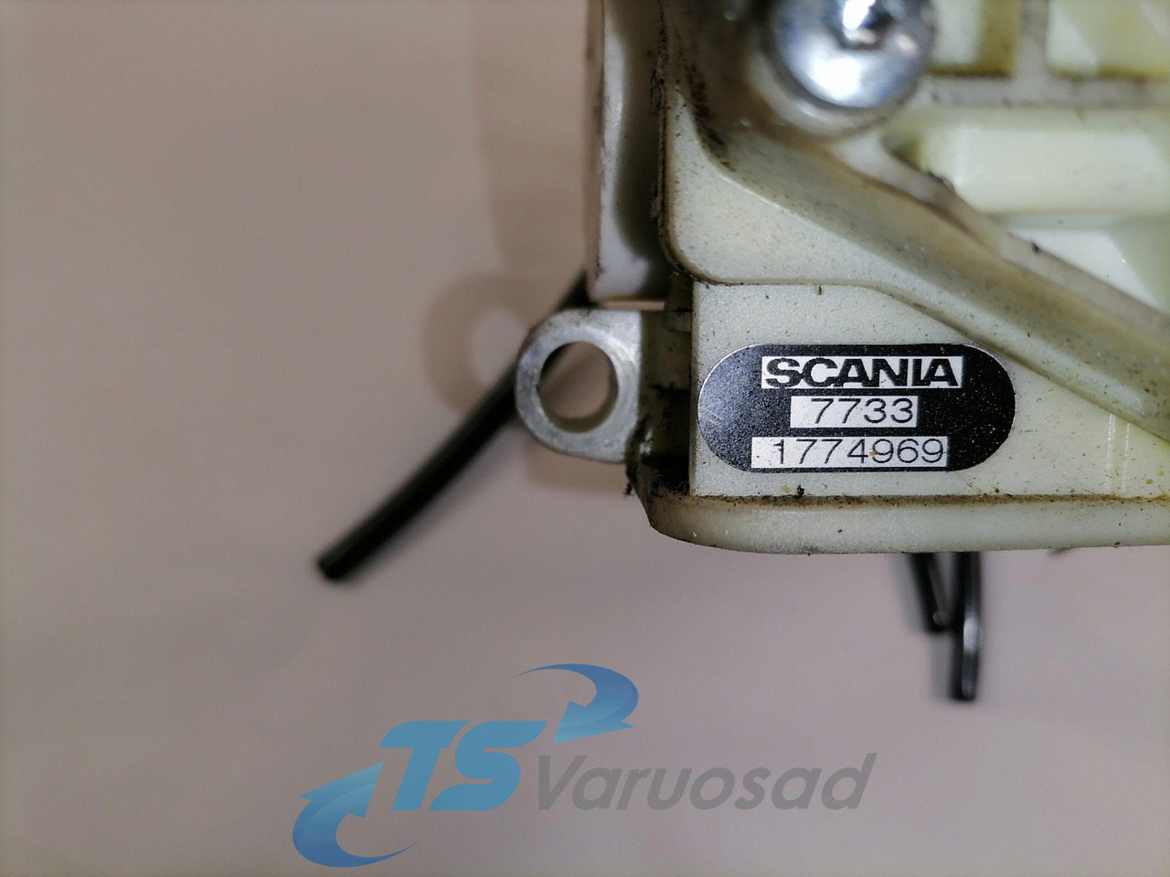 Scania Handbrake control lever 1774969 - Universal part for Truck: picture 2 Scania Handbrake control lever 1774969 - Universal part for Truck: picture 2