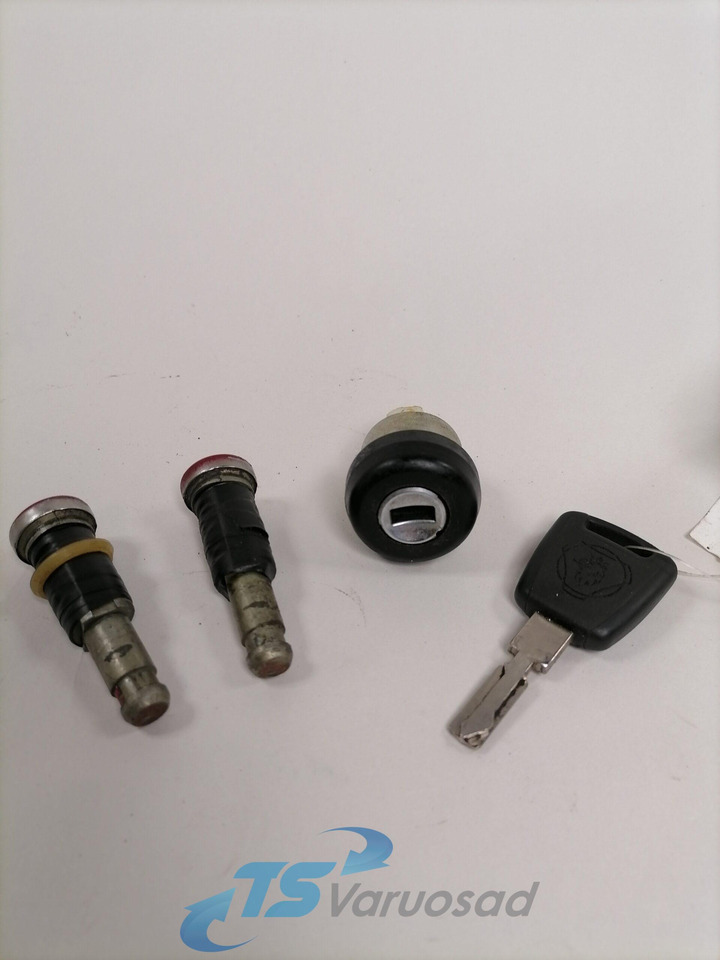 Scania Ignition lock + door lock set 1744065 - Door and parts for Truck: picture 1 Scania Ignition lock + door lock set 1744065 - Door and parts for Truck: picture 1