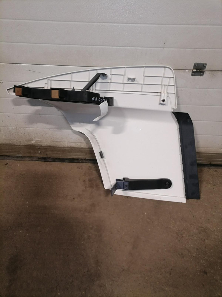 Scania Kabiini tuulesuunaja, ülemine parem 2542904 - Aerodynamics/ Spoiler for Truck: picture 3 Scania Kabiini tuulesuunaja, ülemine parem 2542904 - Aerodynamics/ Spoiler for Truck: picture 3