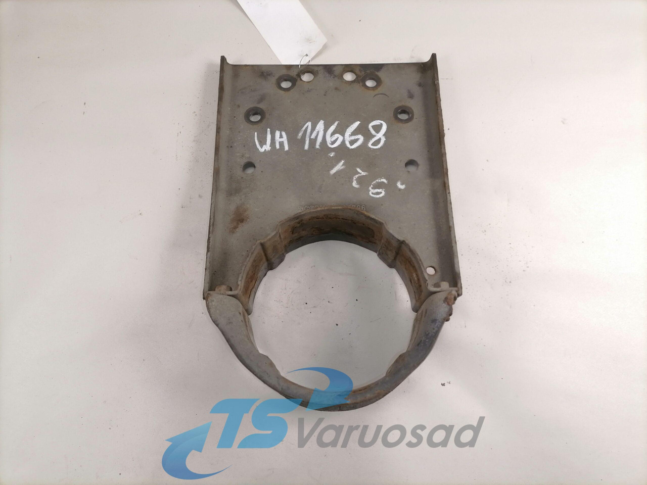 Scania Kardaani tugilaagri kandur 1505796 - Propeller shaft for Truck: picture 1 Scania Kardaani tugilaagri kandur 1505796 - Propeller shaft for Truck: picture 1