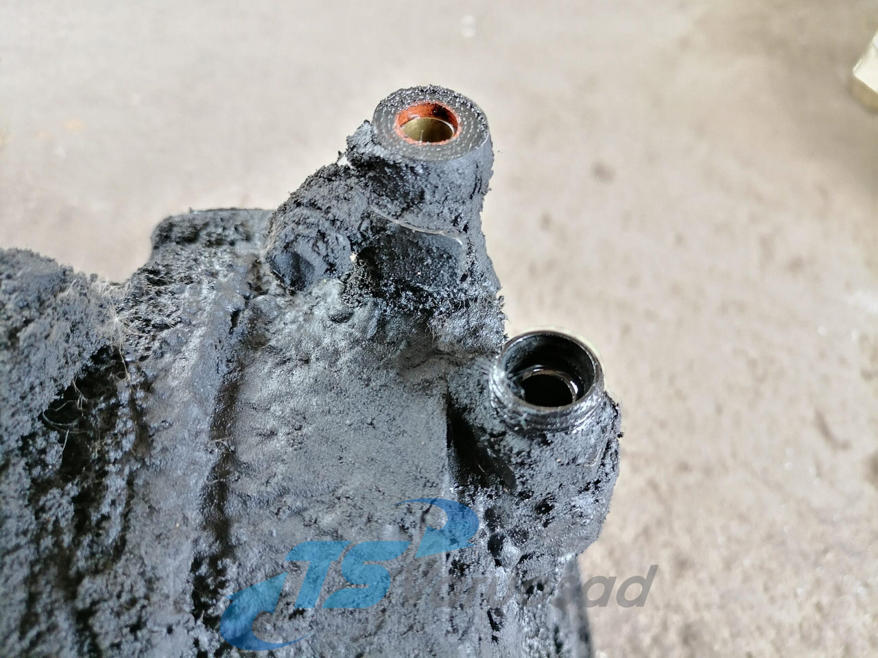 Scania Karterituulutuse õliaurude separaator 1778497 - Crankcase for Truck: picture 2 Scania Karterituulutuse õliaurude separaator 1778497 - Crankcase for Truck: picture 2