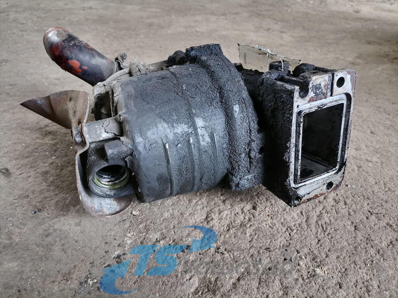 Scania Karterituulutuse õliaurude separaator 1778497 - Crankcase for Truck: picture 3 Scania Karterituulutuse õliaurude separaator 1778497 - Crankcase for Truck: picture 3