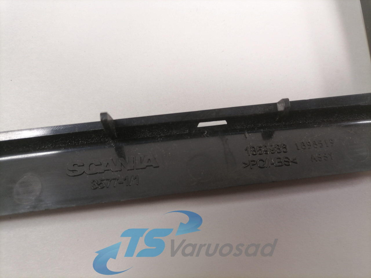 Scania Plastic cover 1859936 - Universal part for Truck: picture 3 Scania Plastic cover 1859936 - Universal part for Truck: picture 3
