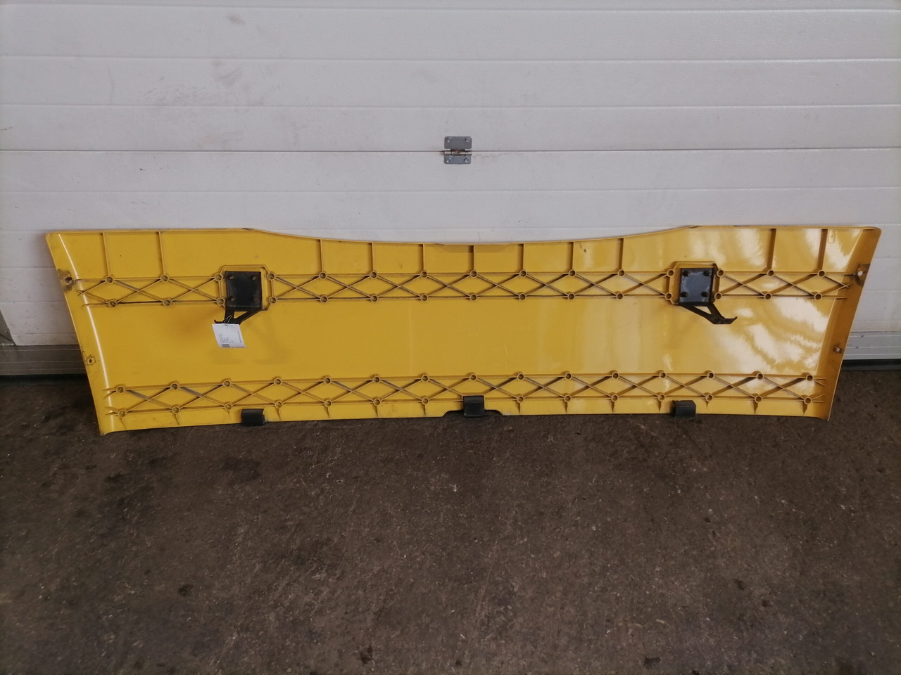 Scania Scania cab wind deflector, roof 1731083 - Aerodynamics/ Spoiler for Truck: picture 3 Scania Scania cab wind deflector, roof 1731083 - Aerodynamics/ Spoiler for Truck: picture 3