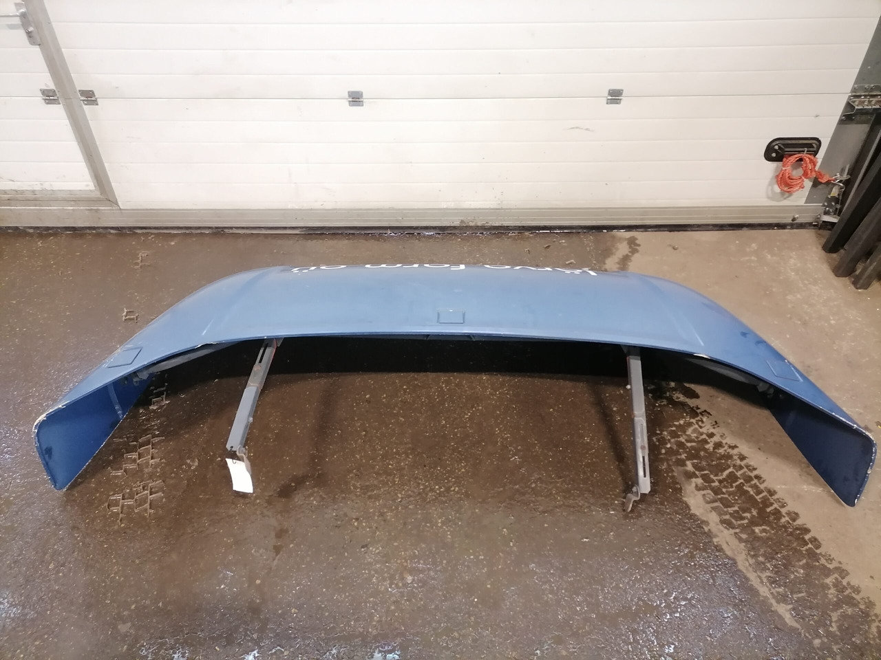 Scania Scania cab wind deflector, roof 1757973 - Aerodynamics/ Spoiler for Truck: picture 2 Scania Scania cab wind deflector, roof 1757973 - Aerodynamics/ Spoiler for Truck: picture 2