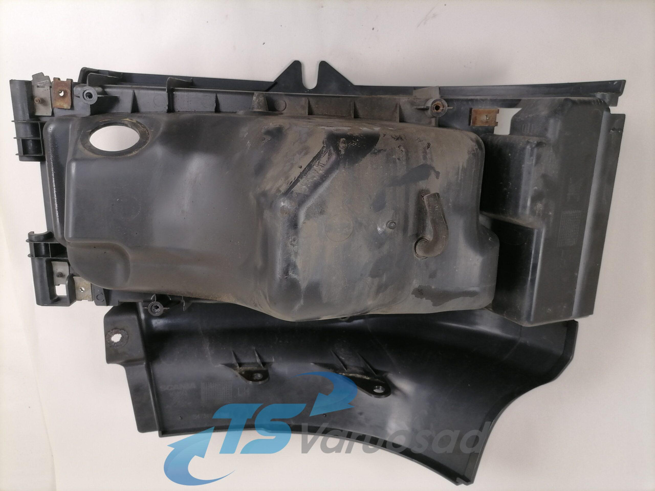 Scania Scania headlight housing, left 1431920 - Lights/ Lighting for Truck: picture 5 Scania Scania headlight housing, left 1431920 - Lights/ Lighting for Truck: picture 5