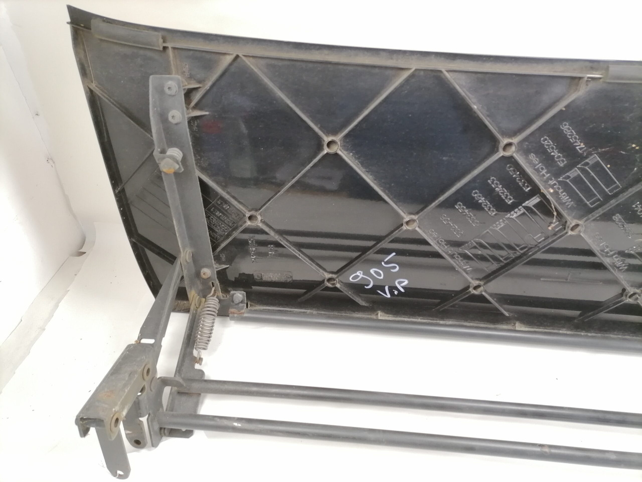 Scania Scania kabiini tuulesuunaja, vasak külg 1532460 - Aerodynamics/ Spoiler for Truck: picture 4 Scania Scania kabiini tuulesuunaja, vasak külg 1532460 - Aerodynamics/ Spoiler for Truck: picture 4