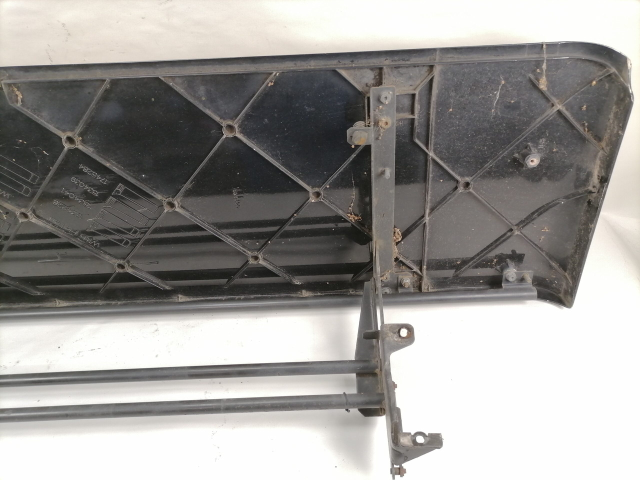 Scania Scania kabiini tuulesuunaja, vasak külg 1532460 - Aerodynamics/ Spoiler for Truck: picture 3 Scania Scania kabiini tuulesuunaja, vasak külg 1532460 - Aerodynamics/ Spoiler for Truck: picture 3