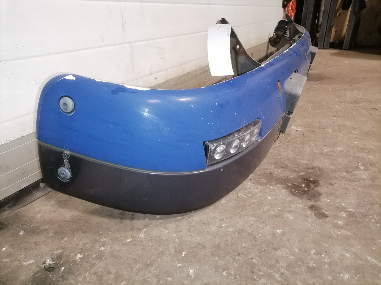 Scania Sun visor 1355656 - Body and exterior for Truck: picture 2 Scania Sun visor 1355656 - Body and exterior for Truck: picture 2