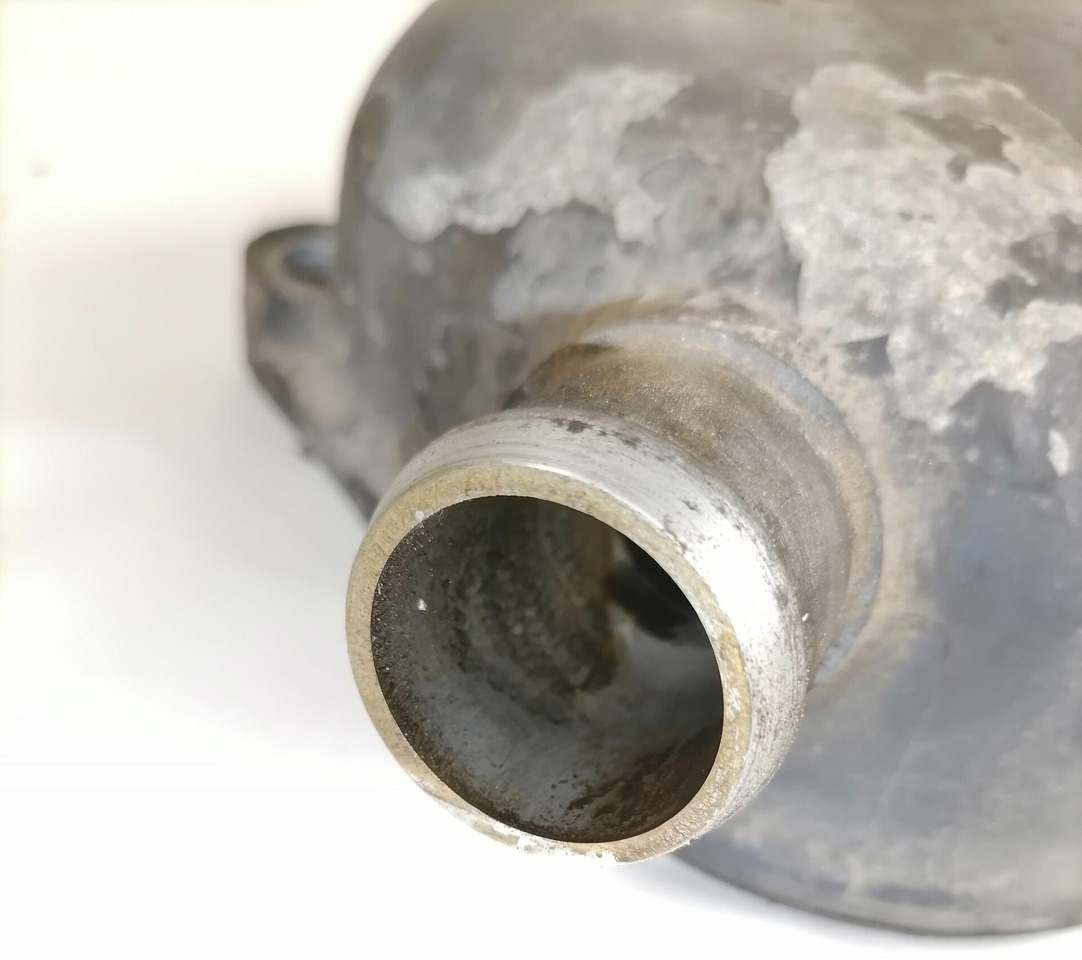 Scania Valve cover 1517928 - Cylinder head for Truck: picture 2 Scania Valve cover 1517928 - Cylinder head for Truck: picture 2