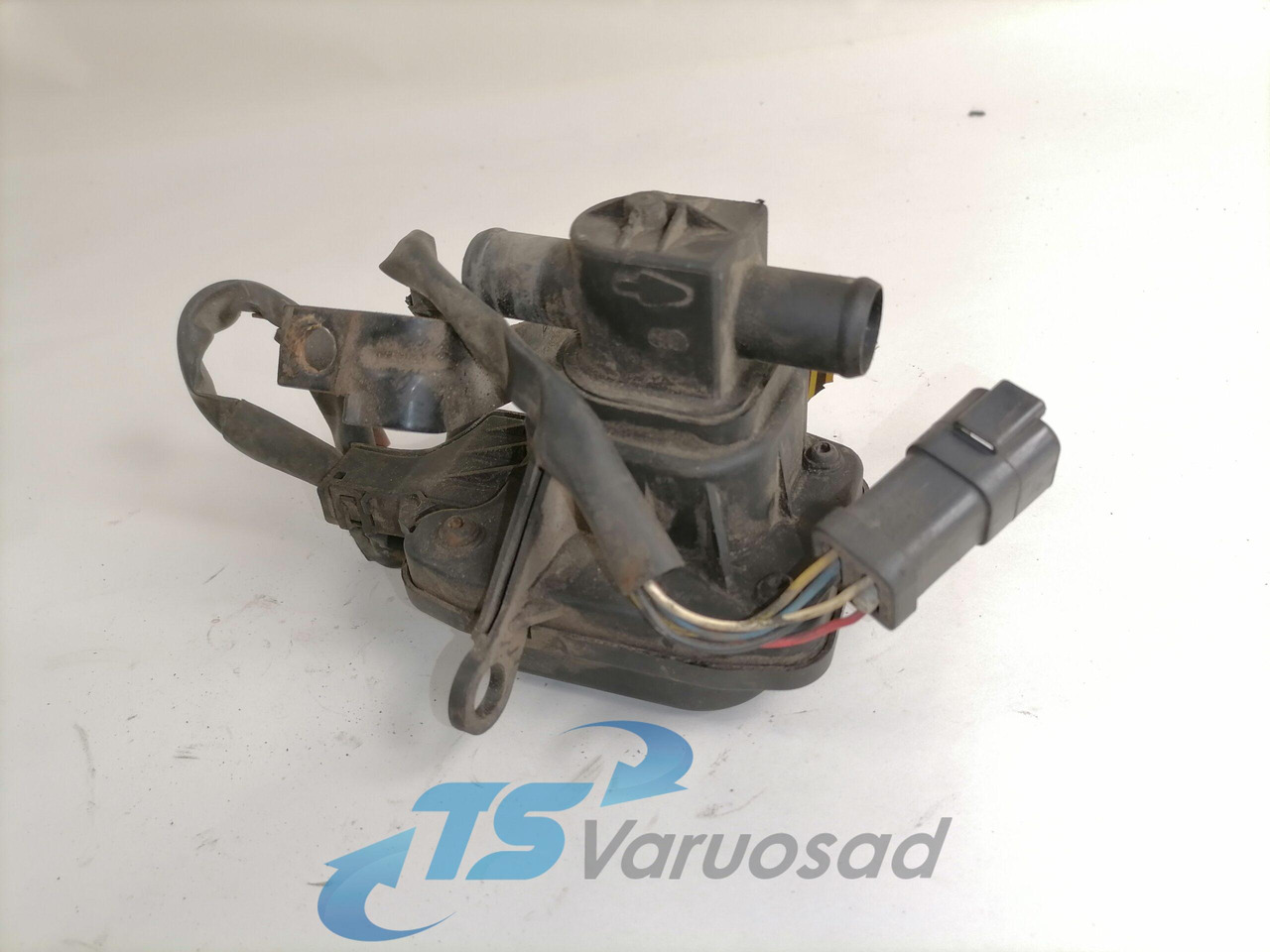 Scania Water valve 12345 - Heating/ Ventilation for Truck: picture 1 Scania Water valve 12345 - Heating/ Ventilation for Truck: picture 1