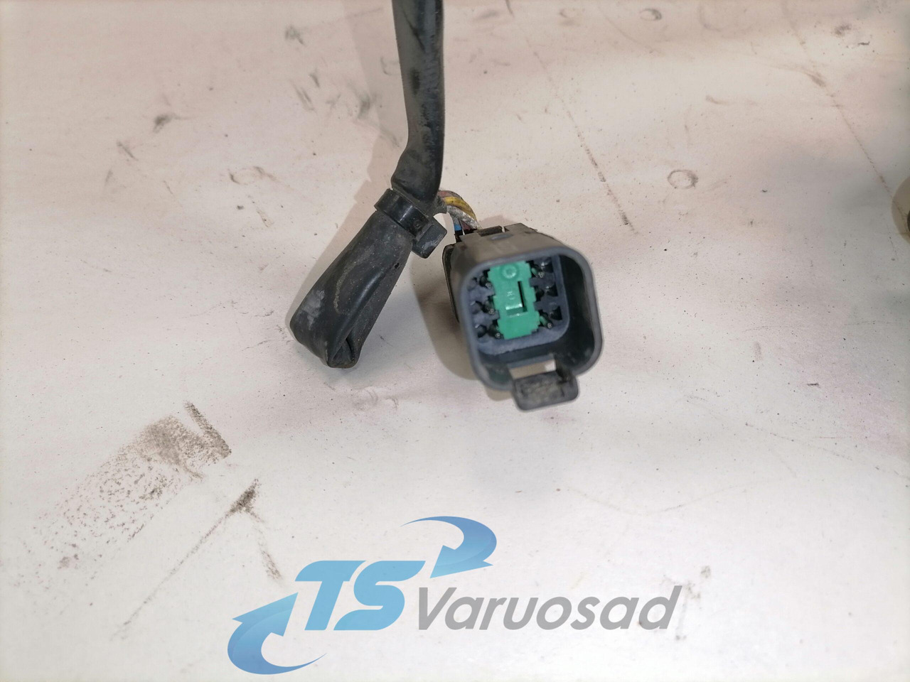 Scania Water valve 1741027 - Heating/ Ventilation for Truck: picture 4 Scania Water valve 1741027 - Heating/ Ventilation for Truck: picture 4