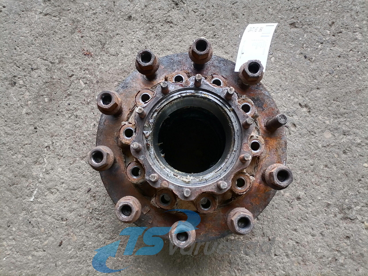 Scania Wheel hub 1382884 - Wheel hub for Truck: picture 2 Scania Wheel hub 1382884 - Wheel hub for Truck: picture 2