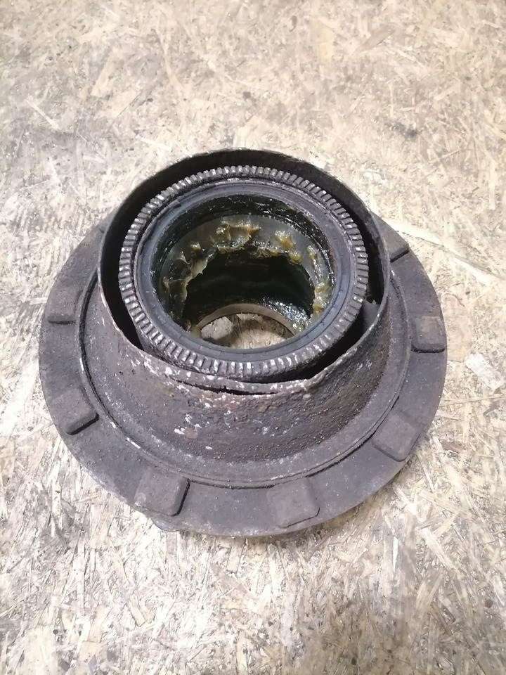 Scania Wheel hub 337565 - Wheel hub for Truck: picture 4 Scania Wheel hub 337565 - Wheel hub for Truck: picture 4