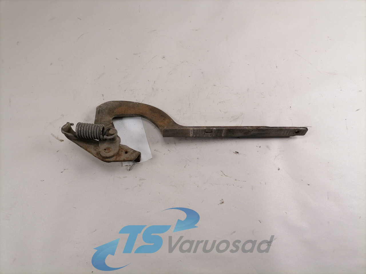 Scania lower grille carrier hinge 1381479 - Grill for Truck: picture 2 Scania lower grille carrier hinge 1381479 - Grill for Truck: picture 2