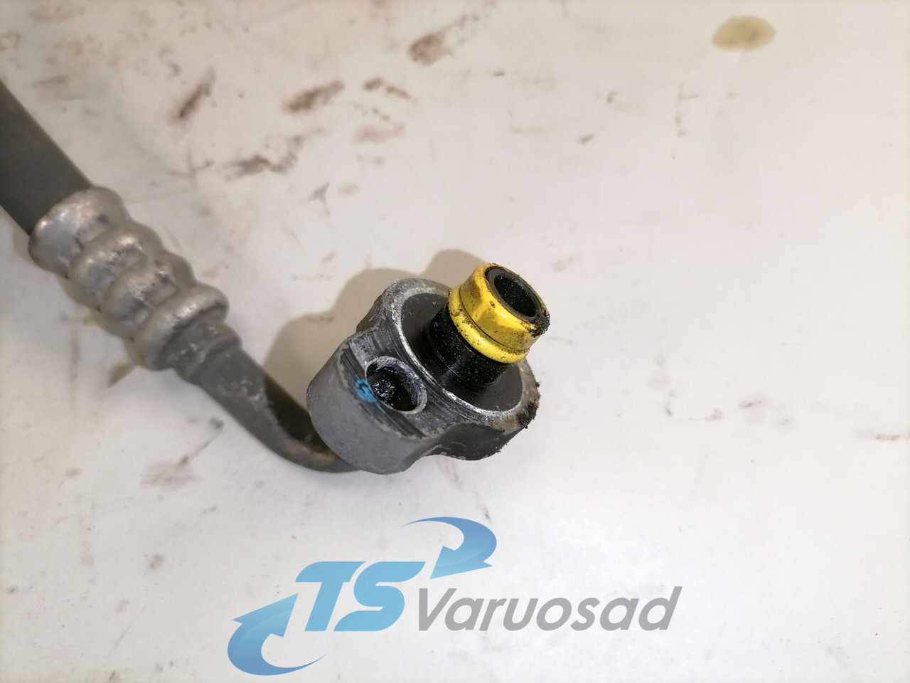 Volvo A/C pipe 84180959 - Heating/ Ventilation for Truck: picture 2 Volvo A/C pipe 84180959 - Heating/ Ventilation for Truck: picture 2