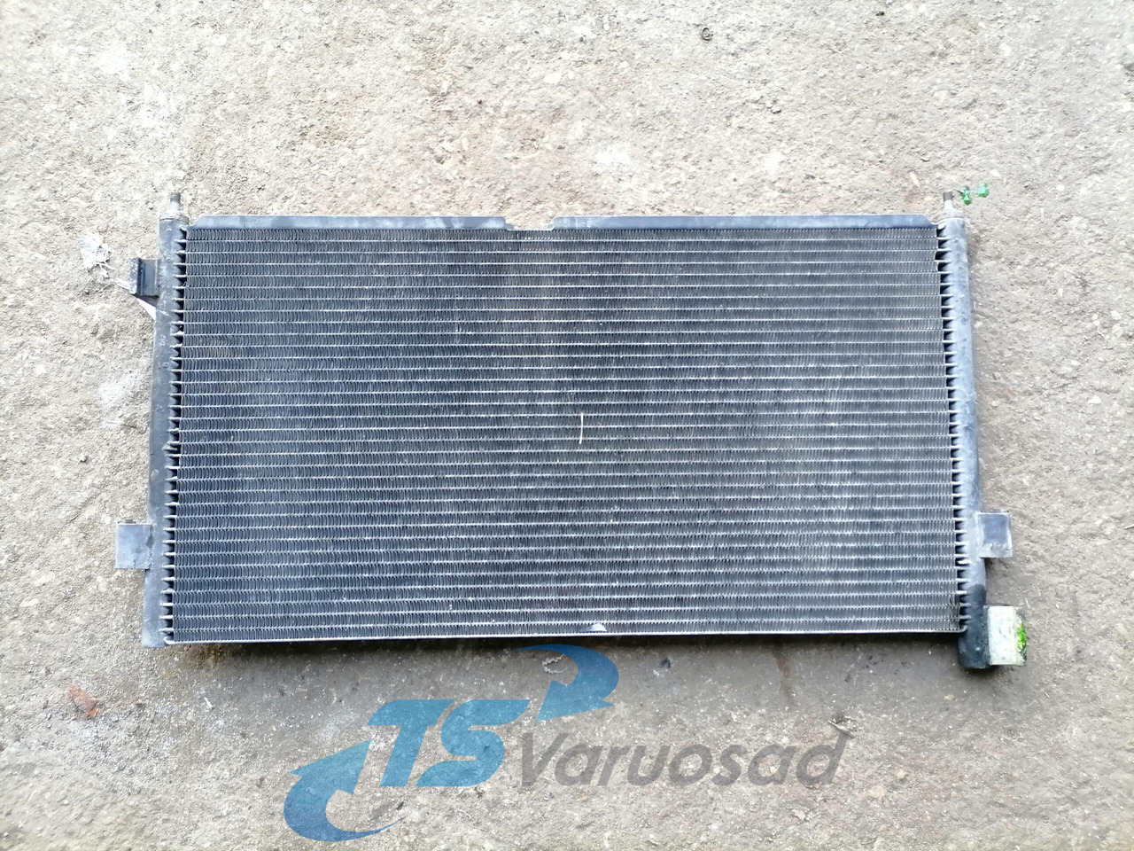 Volvo A/C radiator 21086304 - Heating/ Ventilation for Truck: picture 1 Volvo A/C radiator 21086304 - Heating/ Ventilation for Truck: picture 1