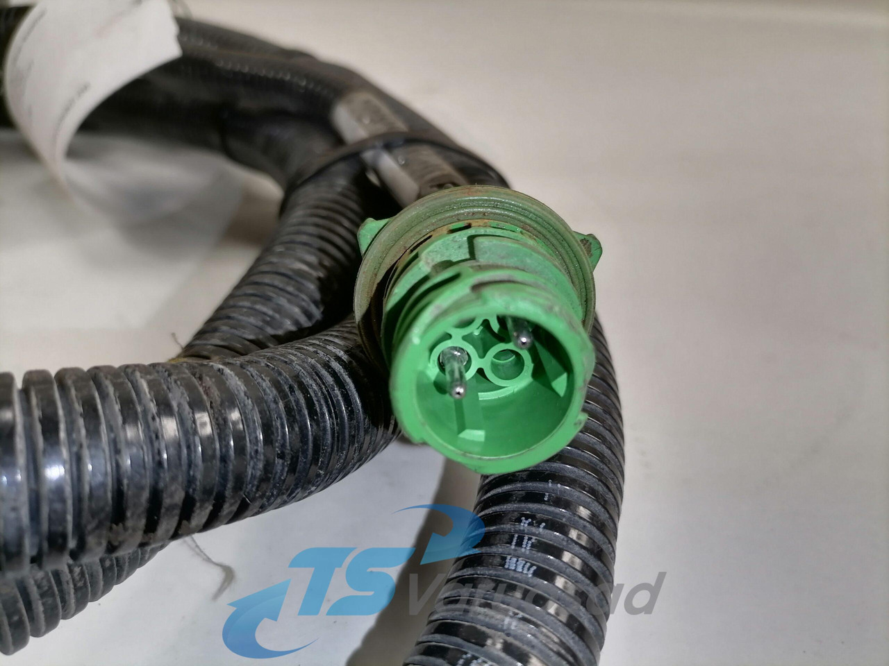 Volvo Ad Blue cable 21243131 - Fuel system for Truck: picture 3 Volvo Ad Blue cable 21243131 - Fuel system for Truck: picture 3