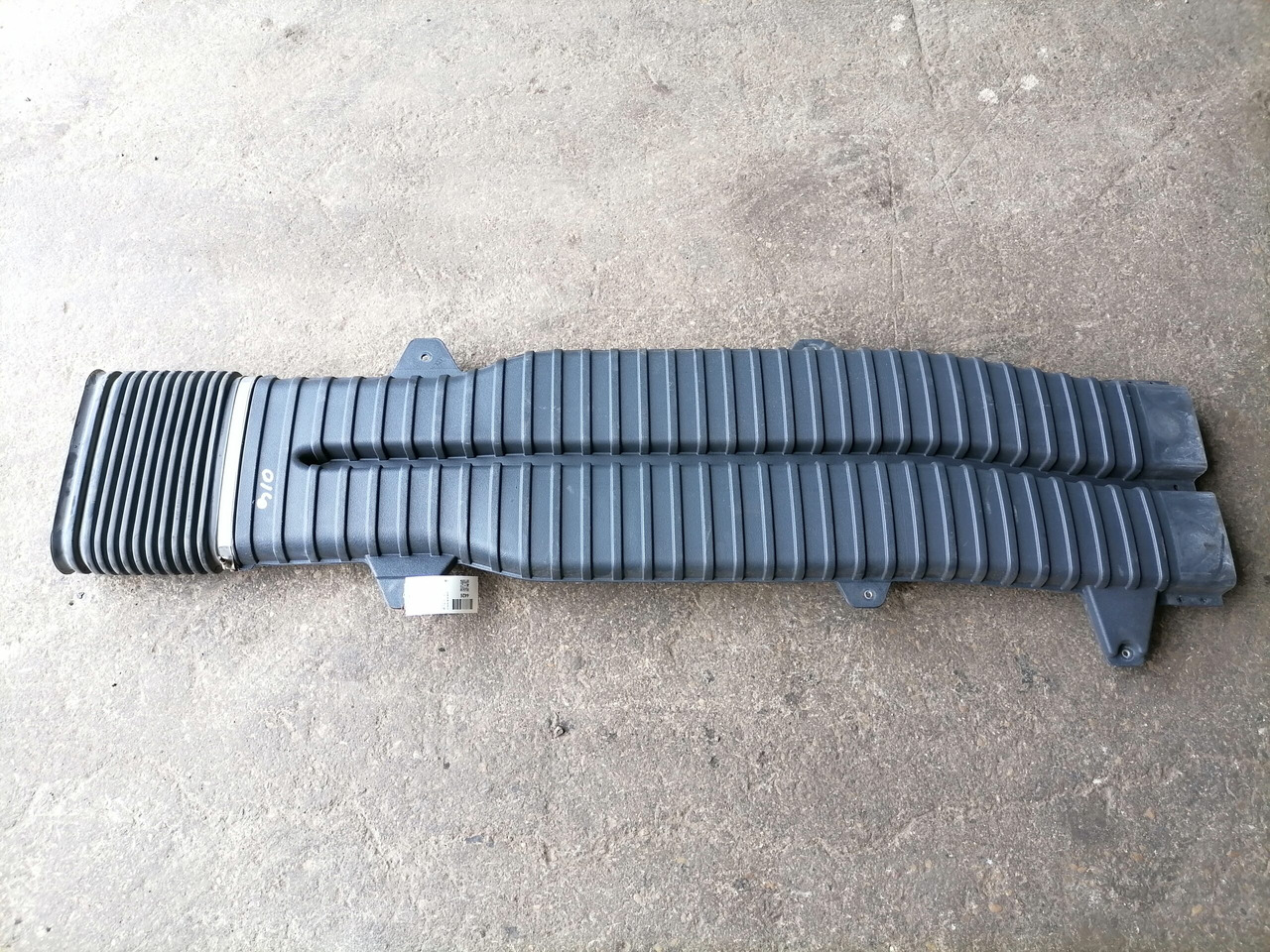Volvo Air intake 21122123 - Air intake system for Truck: picture 3 Volvo Air intake 21122123 - Air intake system for Truck: picture 3