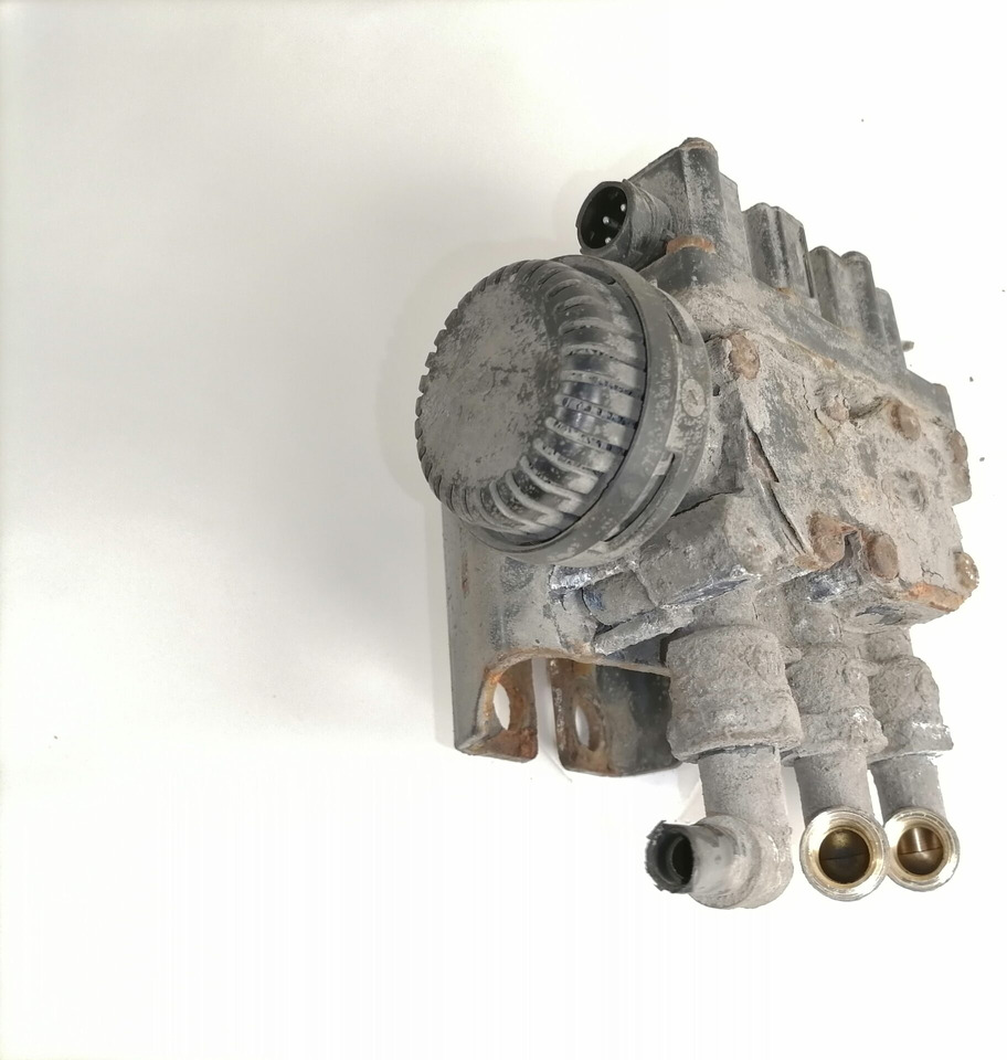 Volvo Air suspension control valve, ECAS 20514450 - Brake valve for Truck: picture 1 Volvo Air suspension control valve, ECAS 20514450 - Brake valve for Truck: picture 1