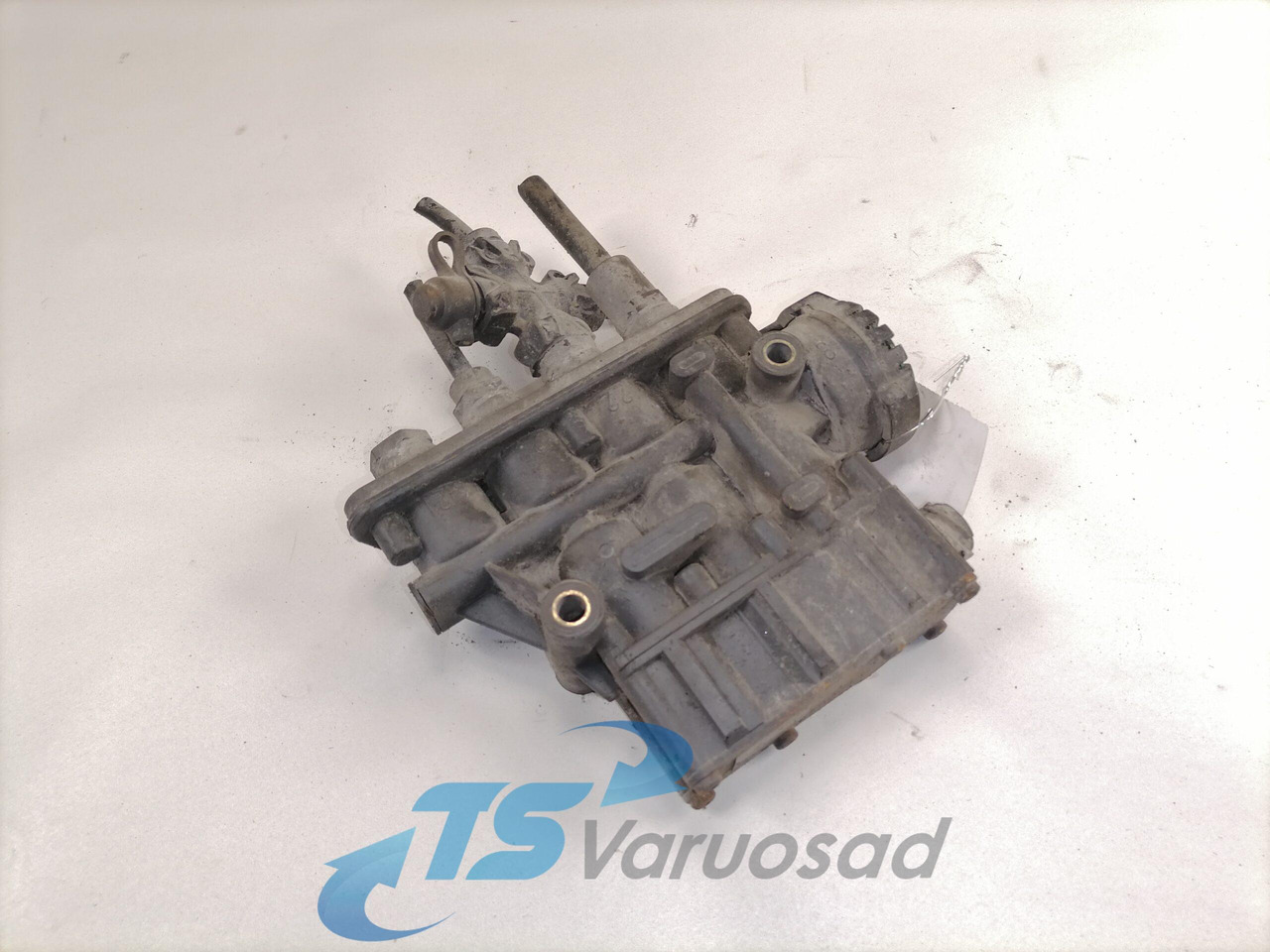 Volvo Air suspension control valve, ECAS 21083657 - Brake valve for Truck: picture 1 Volvo Air suspension control valve, ECAS 21083657 - Brake valve for Truck: picture 1