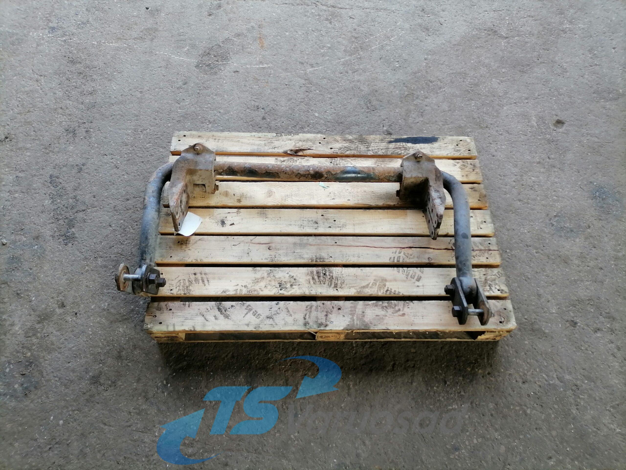 Volvo Anti-roll bar 20726581 - Anti-roll bar for Truck: picture 1 Volvo Anti-roll bar 20726581 - Anti-roll bar for Truck: picture 1