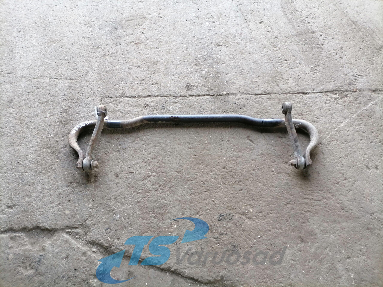 Volvo Anti-roll bar 82052806 - Anti-roll bar for Truck: picture 1 Volvo Anti-roll bar 82052806 - Anti-roll bar for Truck: picture 1
