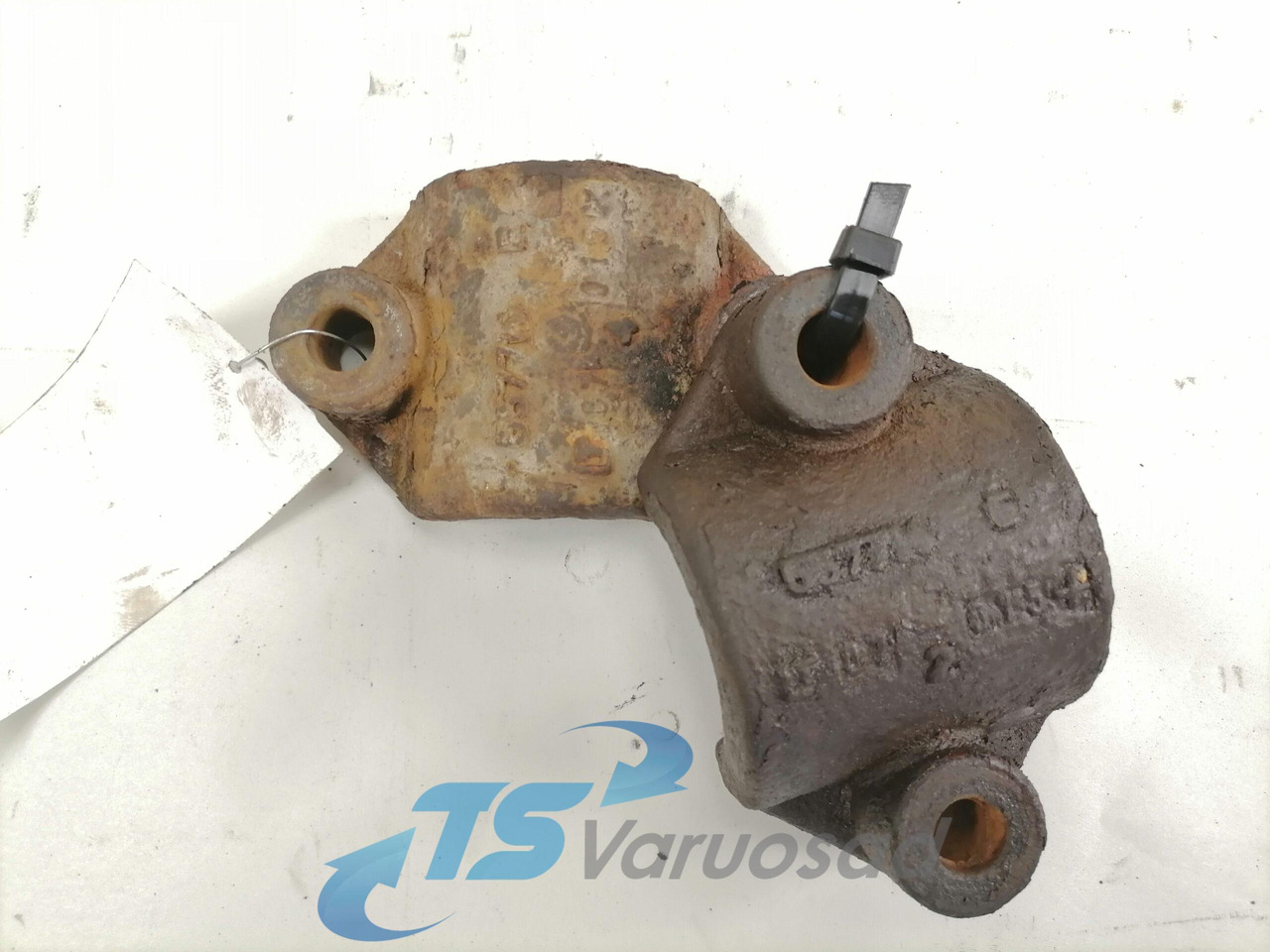 Volvo Anti-roll bar bracket 20735213 - Anti-roll bar for Truck: picture 3 Volvo Anti-roll bar bracket 20735213 - Anti-roll bar for Truck: picture 3