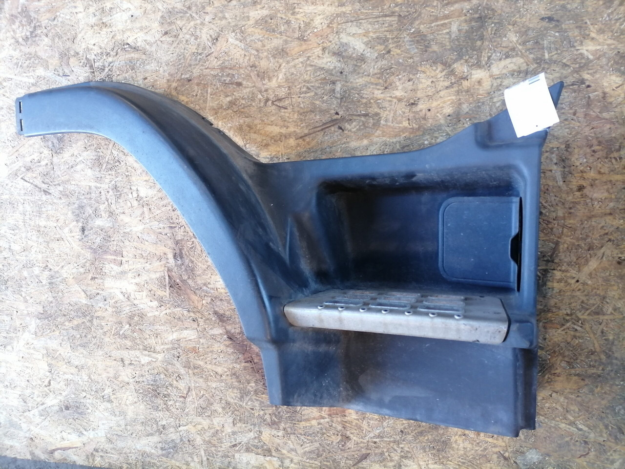 Volvo Astmelaua plastik 3175161 - Footstep for Truck: picture 4 Volvo Astmelaua plastik 3175161 - Footstep for Truck: picture 4