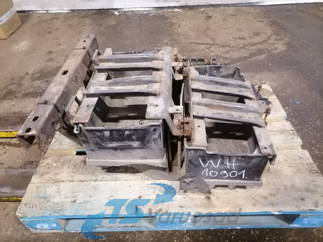 Volvo Battery box 22003951 - Battery for Truck: picture 4 Volvo Battery box 22003951 - Battery for Truck: picture 4