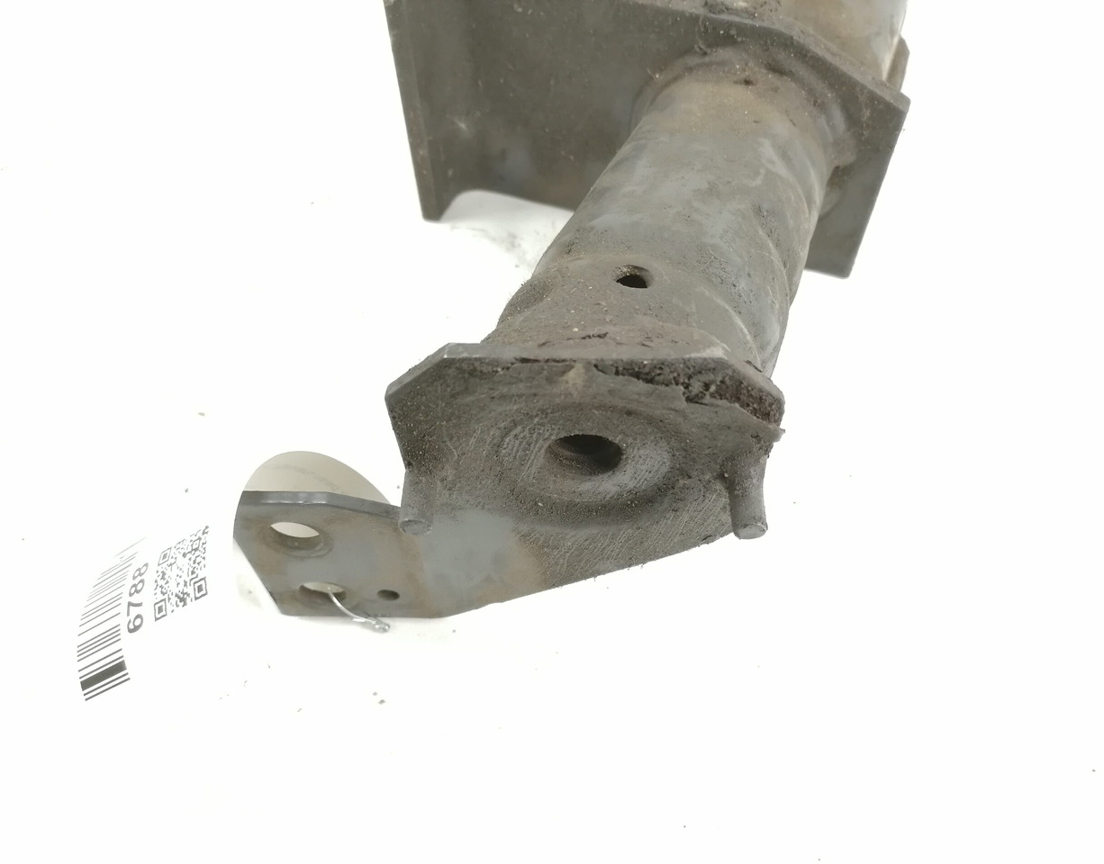 Volvo Bumper bracket 82943981 - Bumper for Truck: picture 3 Volvo Bumper bracket 82943981 - Bumper for Truck: picture 3