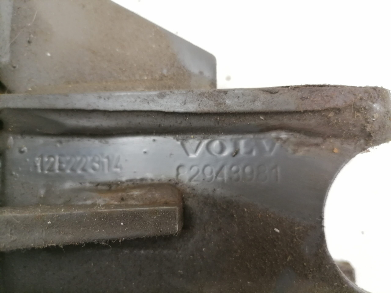 Volvo Bumper bracket 82943981 - Bumper for Truck: picture 5 Volvo Bumper bracket 82943981 - Bumper for Truck: picture 5