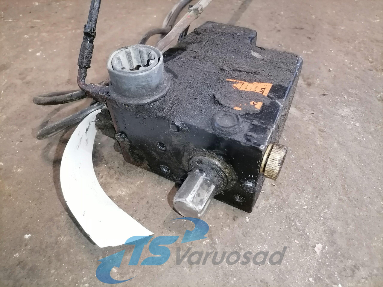 Volvo Cab tilting pump 20455262 - Cab suspension for Truck: picture 3 Volvo Cab tilting pump 20455262 - Cab suspension for Truck: picture 3