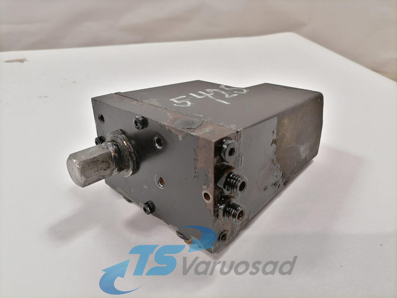 Volvo Cab tilting pump 3198846 - Cab suspension for Truck: picture 2 Volvo Cab tilting pump 3198846 - Cab suspension for Truck: picture 2