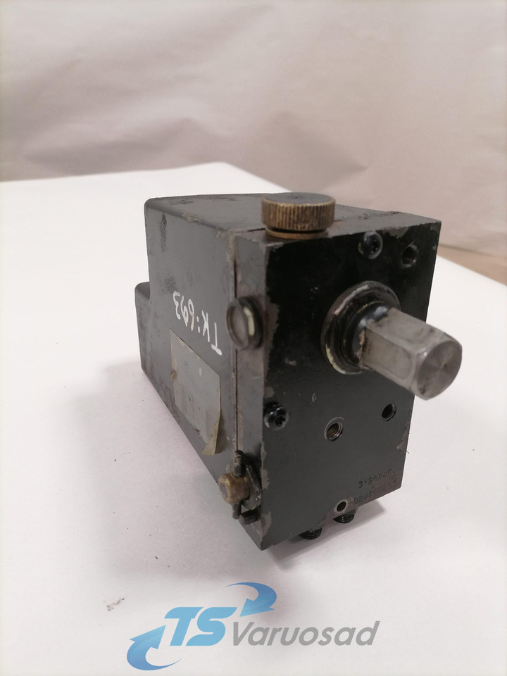 Volvo Cab tilting pump 3198846 - Cab suspension for Truck: picture 5 Volvo Cab tilting pump 3198846 - Cab suspension for Truck: picture 5